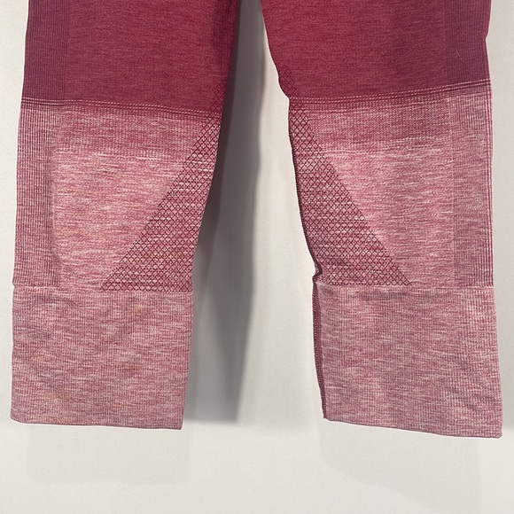 Lululemon, Ebb to street, Size 4, crimson, seamless,leggings, compression,crop - Picture 7 of 7